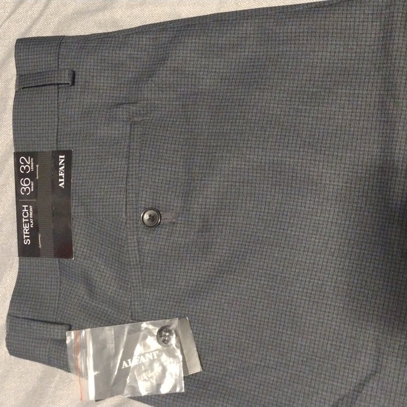 New - Picture 1 of 4